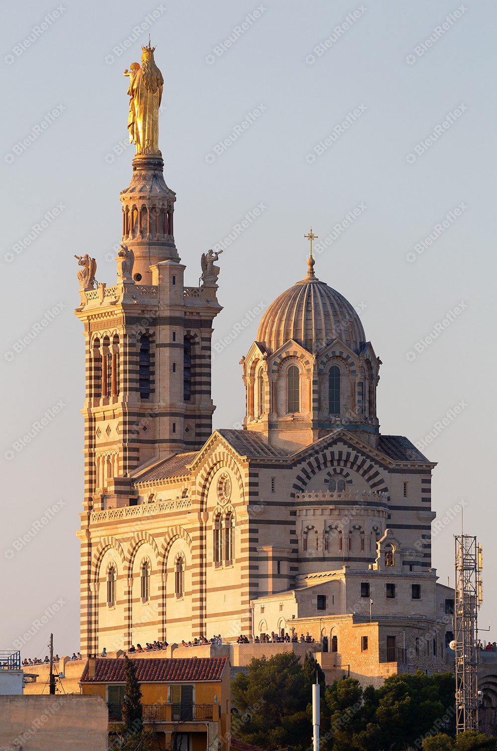 Notre Dame de la Garde - Marseille - S1E1